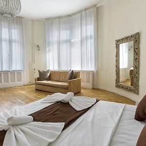 Uitgebreid Appartement met Twee Slaapkamers